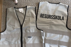 Resursskola, västar